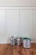 Boiserie semplice e di altezza leggermente superiore alla norma, ideale per la cucina country o per la camera da letto